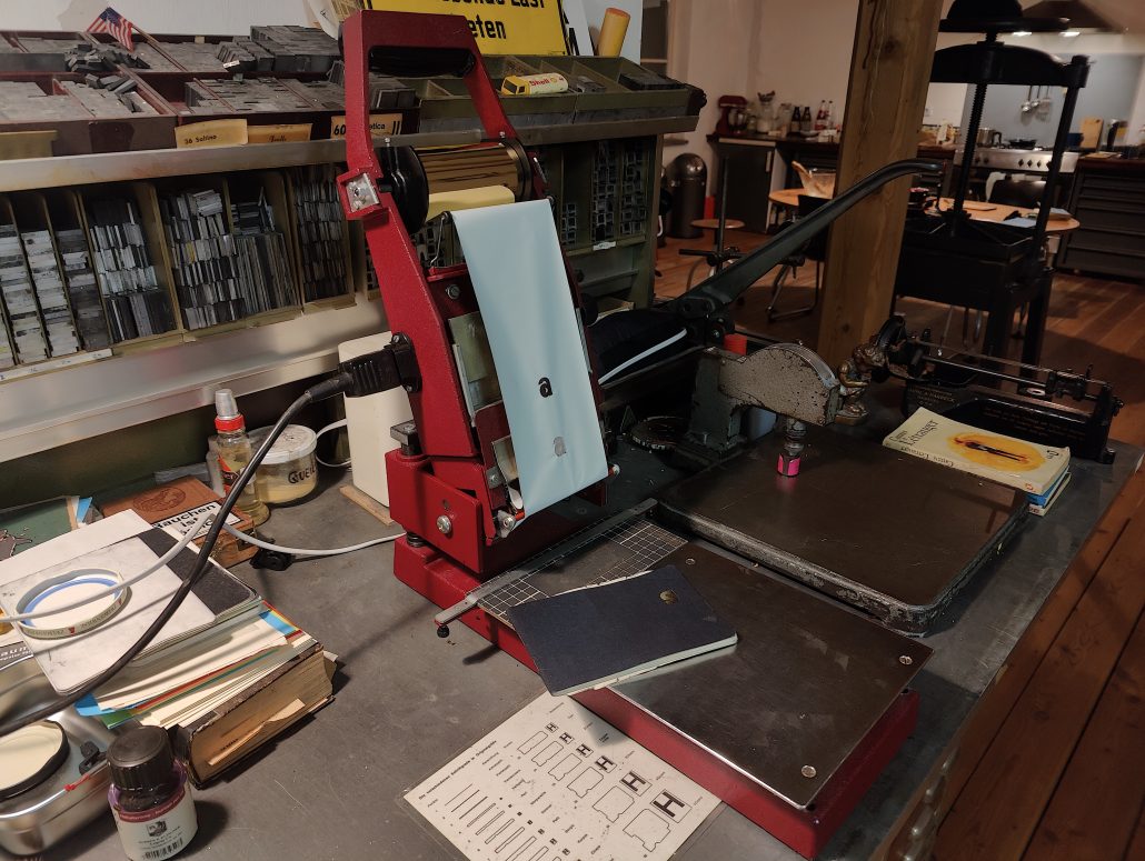 Foto der Heißprägemaschine 