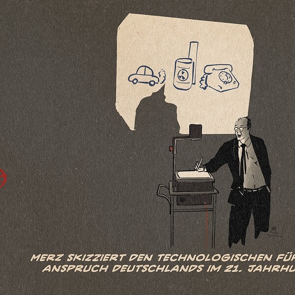 Illustration von Merz, der im abgedunkelten Raum auf einem Overheadprojektor ein Verbrenner-Auto, ein Atomkraftwerk und ein Wählscheiben-Telefon malt und an die Wand hinter sich projiziert. Textzeile: Merz skizziert den technologischen Führungsanspruch Deutschlands im 21. Jahrhundert.