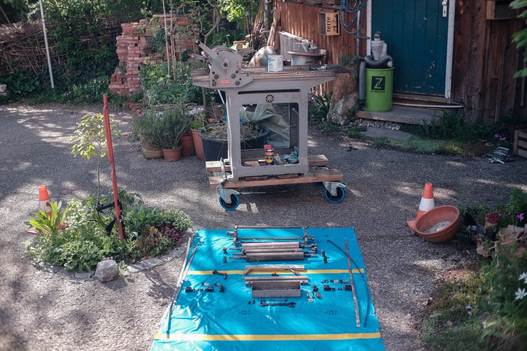 Werkzeug und Maschinen im Garten für Reparaturarbeiten in Stuttgart 2.
